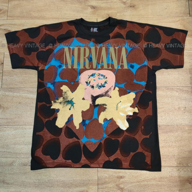NIRVANA HEART SHAPED BOX ©1993 OVP OVERPRINT เนอวาน่ากล่องหัวใจ เสื้อวง เสื้อทัวร์ เสื้อโอเว่อร์ปริ้น hsb