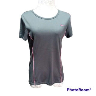 เสื้อยืดกีฬา Nike DRI-FIT Size L (หญิง) มือ2