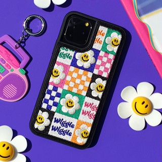 Wiggle Wiggle Case iPhone - Checkerboard (11/12/13)