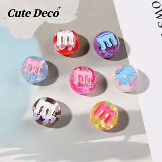 【 Cute Deco 】คริสตัล M Beans (7 สี) ตัวอักษรสีฟ้า สีชมพู M Beans / ตัวอักษรสีม่วง สีฟ้า M Beans Charm ปุ่ม Crocs / Jibbitz น่ารัก Croc รองเท้า DIY / วัสดุเรซิน Charm สําหรับ DIY