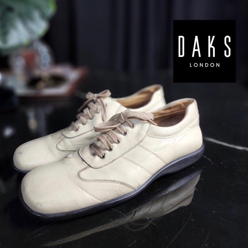 Used รองเท้าหนังสีครีมแบรนด์ DAKS London  ยังสวยครับ 👞size 12 / 270