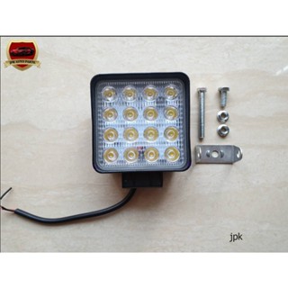 ไฟสปอร์ตไลท์ LED 16 เม็ด เหลี่ยมหนาพิเศษ 5ซ.ม ครึ่ง แสงสีขาว ราคาดวงละ 250 บาท