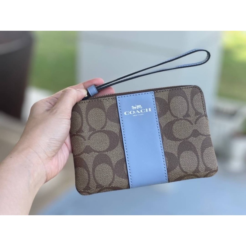 COACH คล้องมือ Size S  แบบ 1 ซิป Signature Coated Canvas with Leather Stripe รุ่น F58035 แท้100%