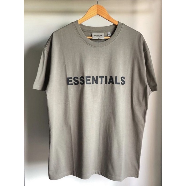 เสื้อยืด essentials.
