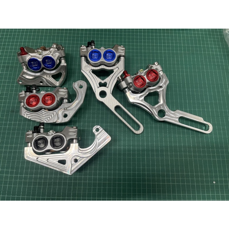 ขาปั้ม8.1 รถไฟฟ้าQ1 AJ e2ขาจับปั้มรถไฟฟ้า Q1 ขาปั้มรถไฟฟ้า  ปั้ม8.1 ขาจับปั๊มเบรครถไฟฟ้า 8.1  รุ่น A