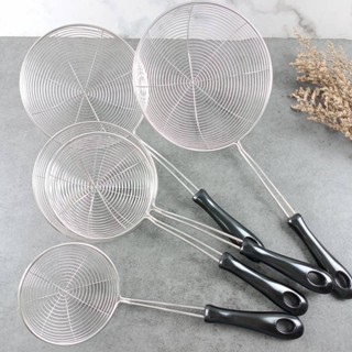 KITCHENWARE_NUMBER1 กระชอนด้ามยาว ใช้ตักของทอด ของร้อน