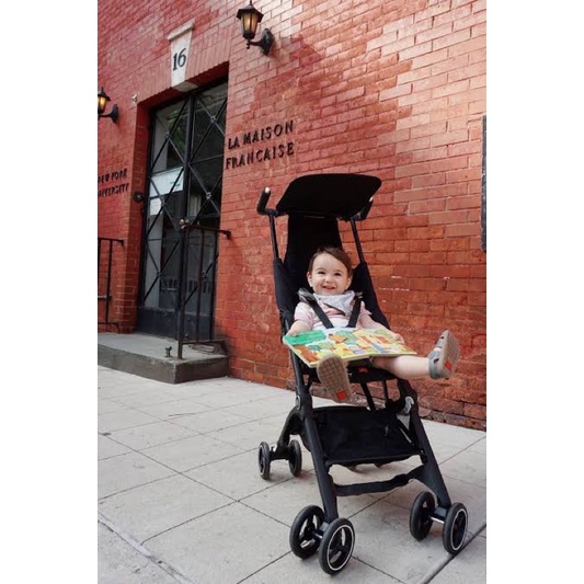 รถเข็นพับเล็กที่สุด gb Pockit มือสอง สภาพสวยมากพร้อมกระเป๋าสะพายใส่รถเข็น