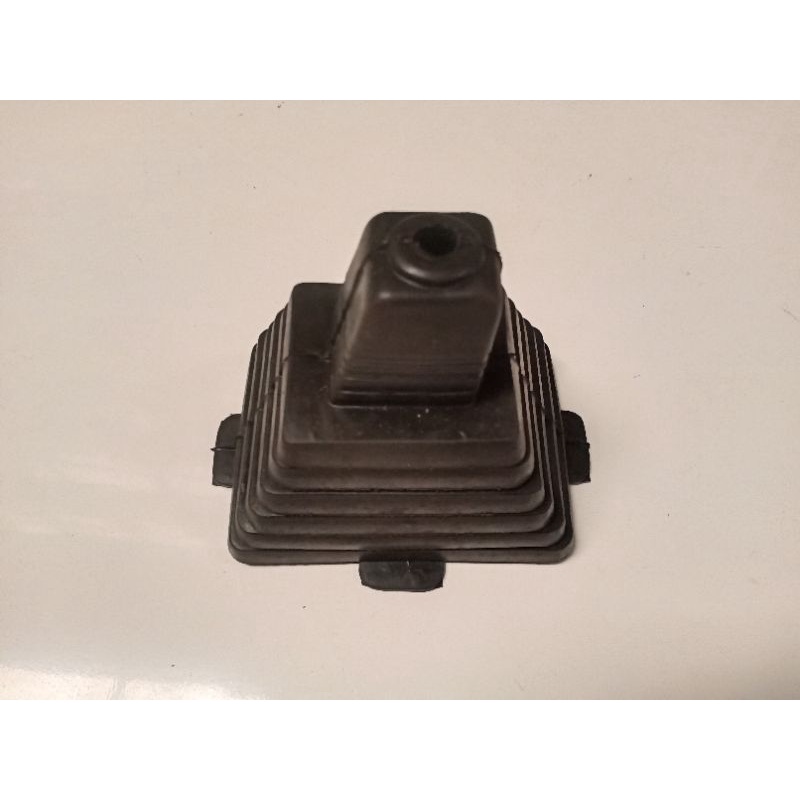 บูทคันเบ็ด Daihatsu Sebra S 89