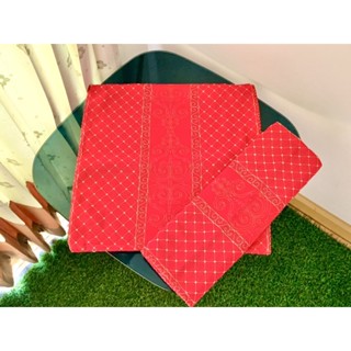 ขายเหมา!! 2ใบ (แยกขายได้) ปลอกหมอนอิง หรือปลอกคลุมเบาะรองนั่ง ผ้าทอลายสีแดงปักลายวินเทจสีทอง (ใหม่) มือสองเกาหลีแท้