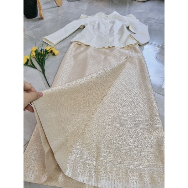 ชุดไทย จิตรลดา สีขาวงาช้าง