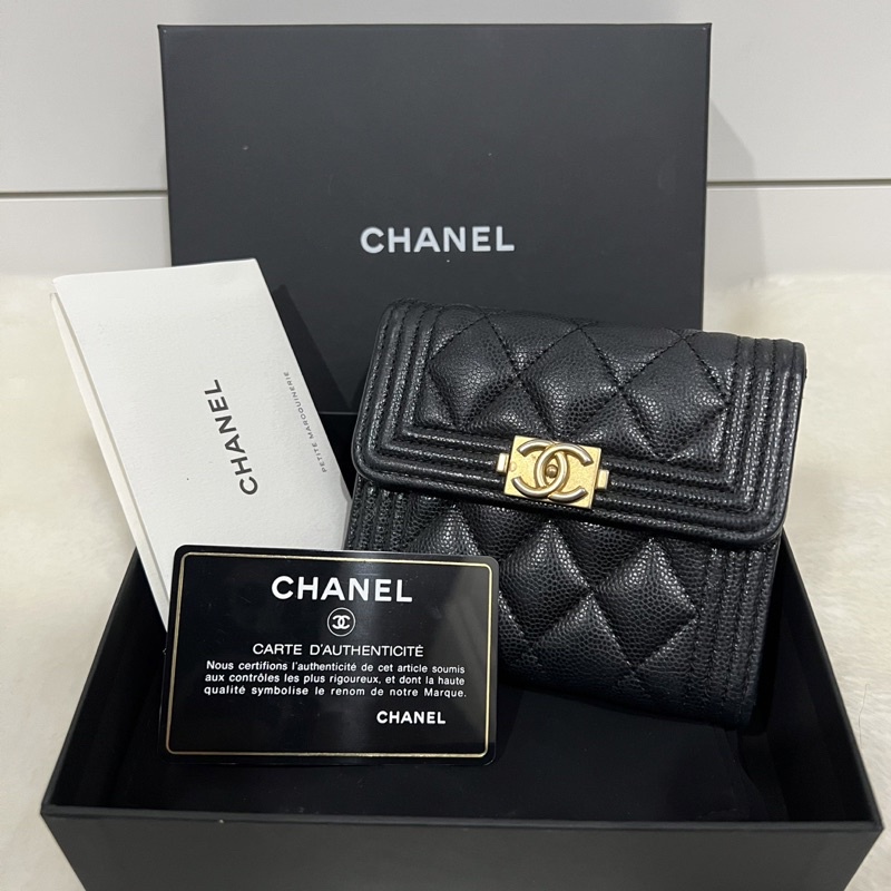 Used like new Chanel Boy Trifold Wallet Holo29