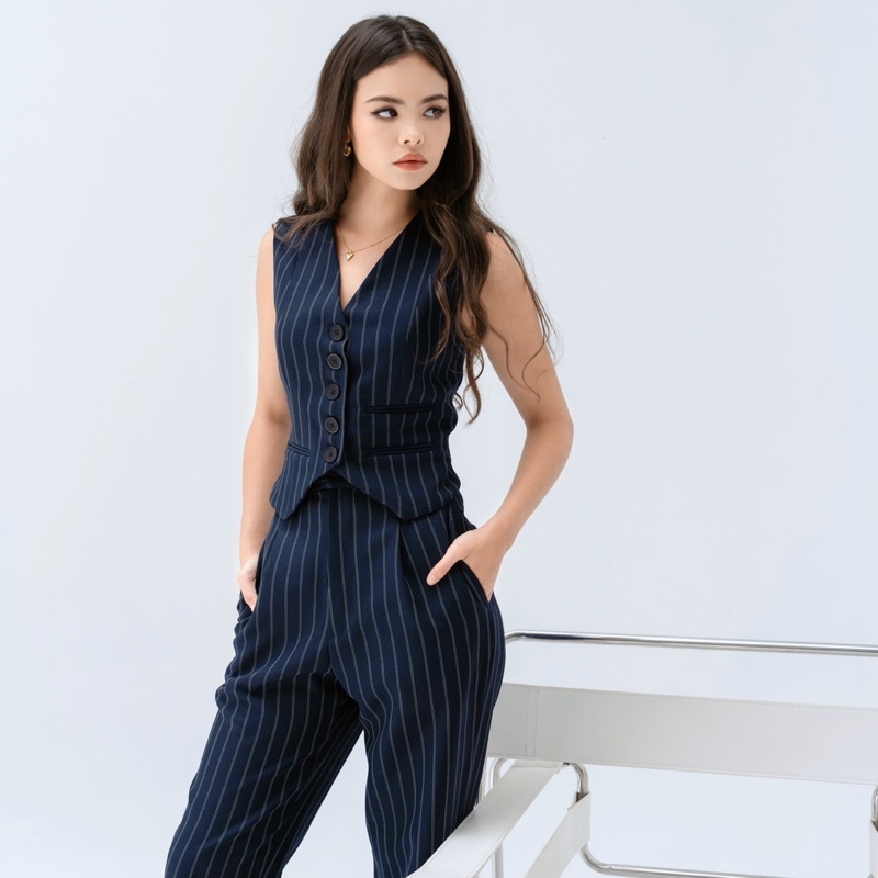 Navy - Em dash lines