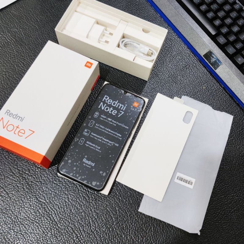 Redmi Note 7  Ram3 GB /Rom32 เครื่องศูนย์ไทย อุปกรณ์เดิมครบกล่อง มือสองสภาพสวยมาก