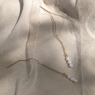 Opal : ต่างหูยาวประดับลูกปัดสีโอปอล สไตล์โบฮีเมียน