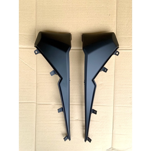ฝาครอบที่วางเท้าตัวหน้า Forza350 ชายล่างเล็ก มีครบทุกสีของแท้เบิกศุนย์พร้อมส่ง (ราคา1ข้าง)
