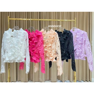 เสื้อkorean style lace blouse แต่งระบายอัดพลีทขอบทั้งตัวสวยหรูค่า