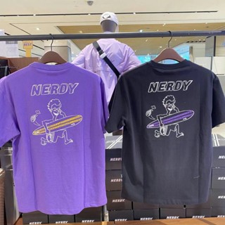 Nerdy เสื้อยืดลําลอง แขนสั้น คอกลม ลายการ์ตูน สีพื้น แฟชั่นฤดูใบไม้ผลิ ฤดูร้อน