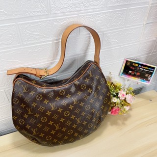 กระเป๋า LV (ครัวซอง) Louis Vuitton Croissant GM Monogram Hobo Shoulder Bag