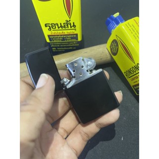 ไฟแช็กซิปโป้ Zippo สีดำแวว เติมน้ำมัน คลาสสิก
