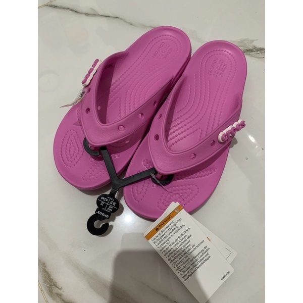 Crocs Classic Flip Jilbits - สีชมพู