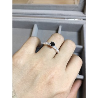 แหวนเงินแท้ แบบหัวชู ประดับเพชร cz ตรงกลางสีนิล/ดำCZ0284