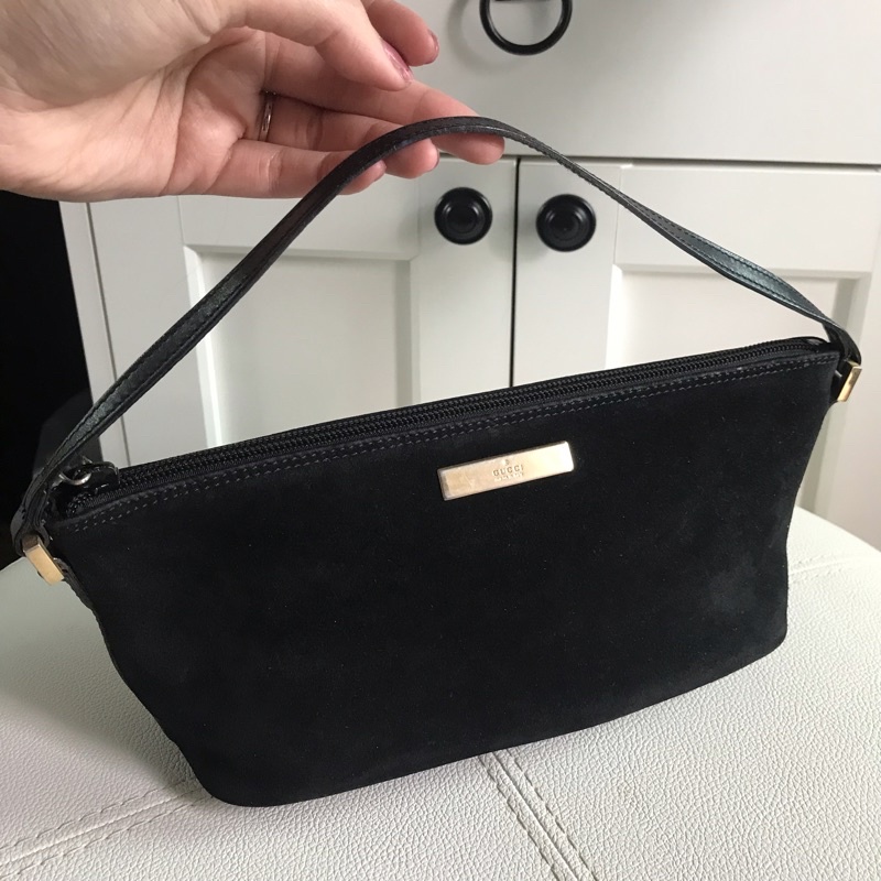 ส่งต่อ!! Used like new Gucci Black Suede Boat Mini Pochette Bag