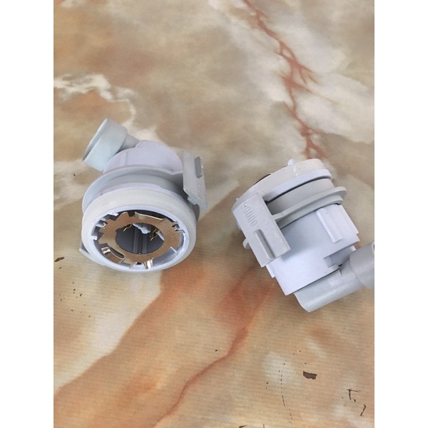 เบ้าหลอดไฟหน้า BMW 3 series E46 Low Beam 63128380206