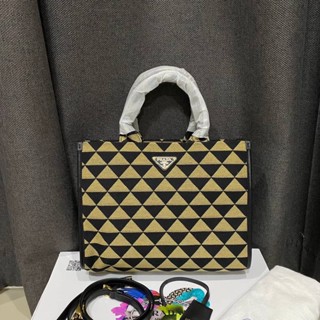กระเป๋าสะพายข้าง SYMBOLE BAG สินค้าพร้อมส่ง งานดีสุด ขนาด 28.5x22cm