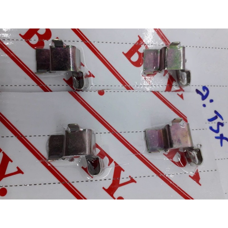 กิ๊บล็อคดิสเบรคหน้า SUZUKI CARIBBEAN SJ413 ด้านซ้าย 4 ชิ้น ราคา 200 บาท