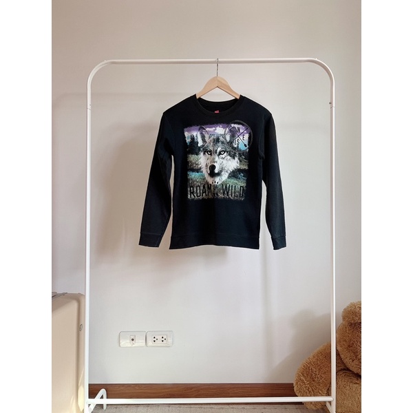 Hanes Sweater ลายหมาป่า