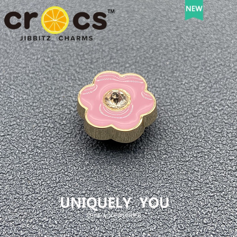 JIBBITZ cross charms ตัวติดรองเท้า จี้เพชรแดง ตัวติดรองเท้า cross