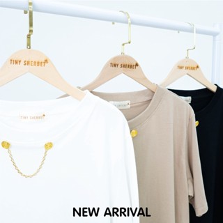 เสื้อยืดเกาหลี คอกลม แขนสั้น ติดอะไหล่ทอง มาใหม่สวยมาก Tiny sherbet