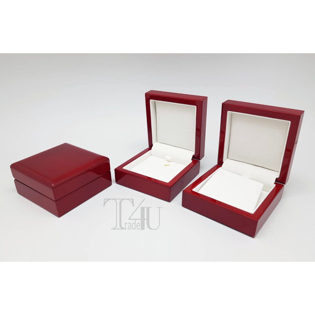 กล่องไม้ จี้+ต่างหู งานพรีเมียม ภายนอกไม้ MDF ภายในบุผ้าพิกเพลเนื้อนุ่มมากคุณภาพสูง