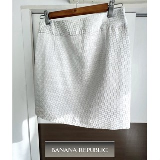 กระโปรงสั้น Banana republic สีขาว