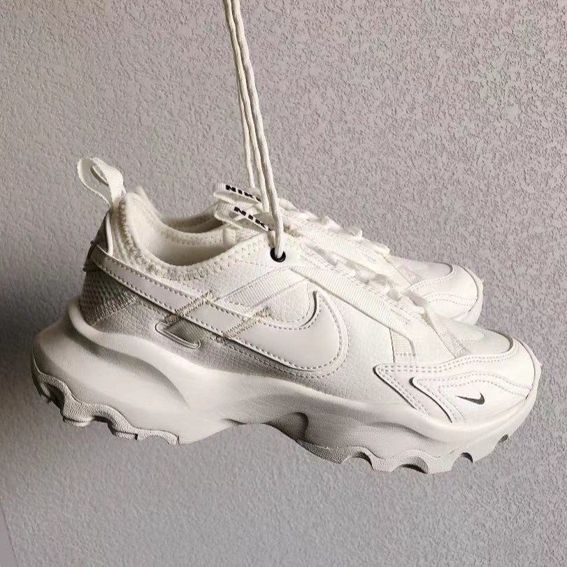 nike white tc 7900 sneakers