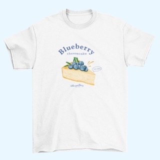 เสื้อขาว เสื้อยืดสีขาวผู้หญิง เสื้อยืดคอกลม ลาย blueberry cheesecake แฟชั่นยูนิเซ็กซ์  unisex Tee