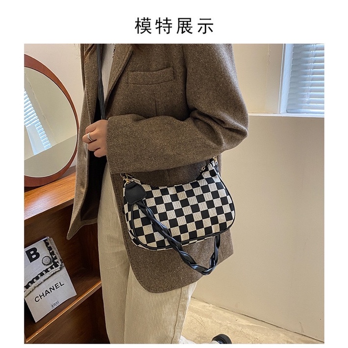 กระเป๋า Ellie*******