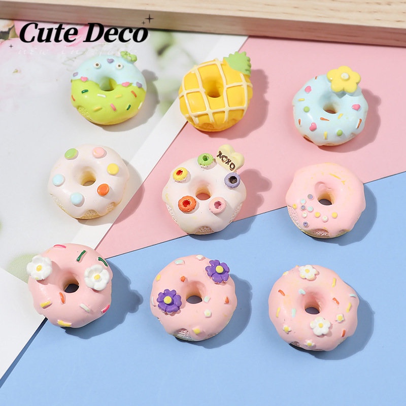 【CuteDeco】โดนัทการ์ตูน (ประเภท 9) โดนัทดอกไม้สีม่วง / โดนัทขนาดเล็ก Frangipani โดนัท Charm ปุ่ม Crocs / Jibbitz น่ารัก Croc รองเท้า DIY / วัสดุเรซิน Charm สําหรับ DIY