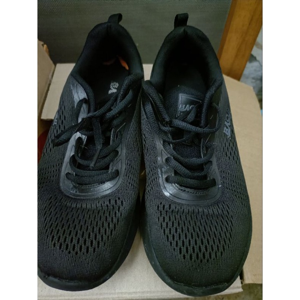 รองเท้าผ้าใบ สีดำ ยี่ห้อ Baoji มือสองสภาพดี ไซส์ 41