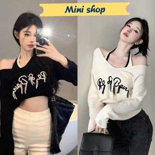 Mini shop🌸พร้อมส่ง🌸(Z6106) เสื้อครอปสั้น+เสื้อคล้องคอไหมพรม ดีเทลสุดเท่ขาดๆไม่ซ้ำใคร