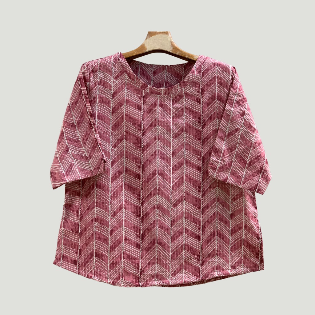 เสื้อคอกลม ผ้าฝ้ายอินเดียพิมพ์ลาย สวยสุดคลาสสิกเนื้อบางเบาสวมใส่สบาย ชิลๆได้ทุกงาน จะทุกโอกาสไหนเย็นกายก็ไม่พลาดแน่นอน
