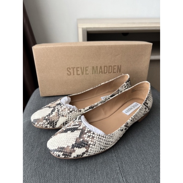 🤎 รองเท้า Steve Madden ลายหนังงู สภาพดีค่ะ ไม่มีถลอกแน่นอน คู่นี้มีกล่องนะคะ