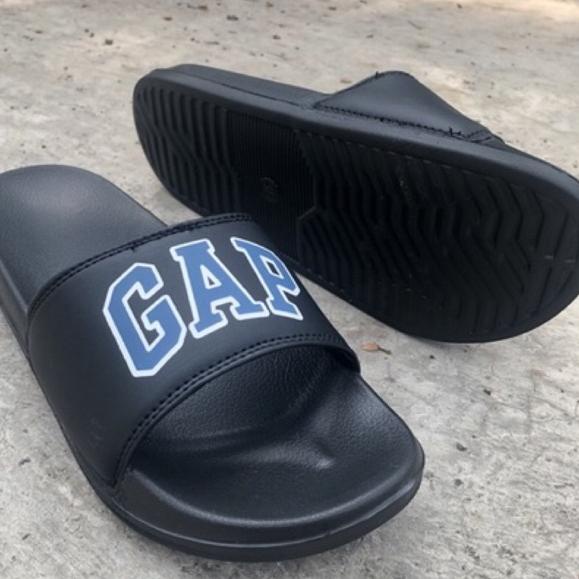 ราคาพิเศษ รองเท้าแตะผู้ชาย slipper GAP รองเท้าแตะผู้ชายสไลด์สีดํา รองเท้าแตะแบบสวม รองเท้าแตะลําลองผ