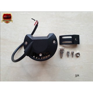ไฟสปอร์ตไลท์ LED เหลี่ยม 24 เม็ด สำหรับติดรถยนต์ (12V/24V) แสงสีขาว ราคาดวงล่ะ 180 บาท