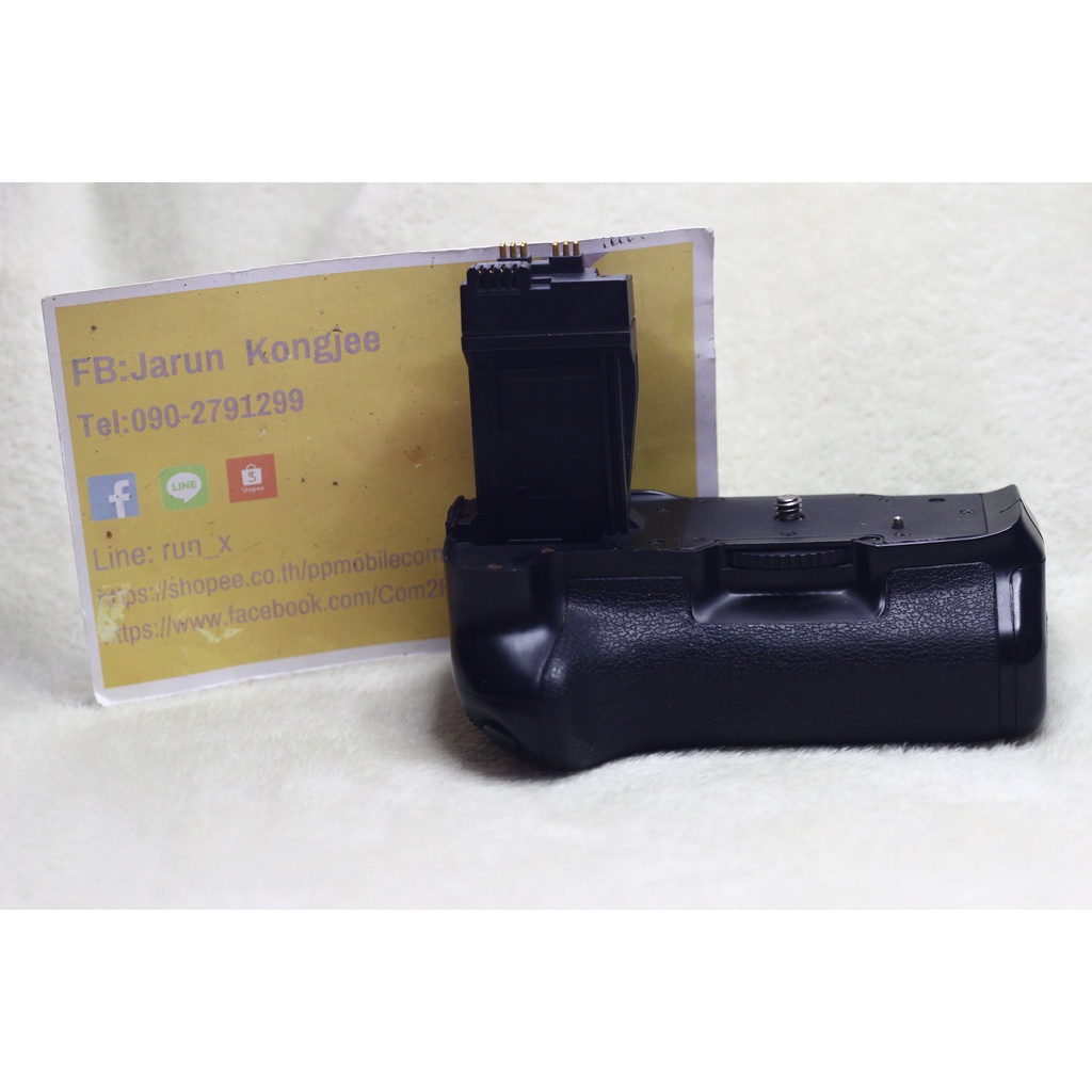 แบตเตอรี่กริป  Meike Battery Grip For Canon EOS 550D/600D/650D/700D Rebel T2i T3i T4i T5i มือสอง