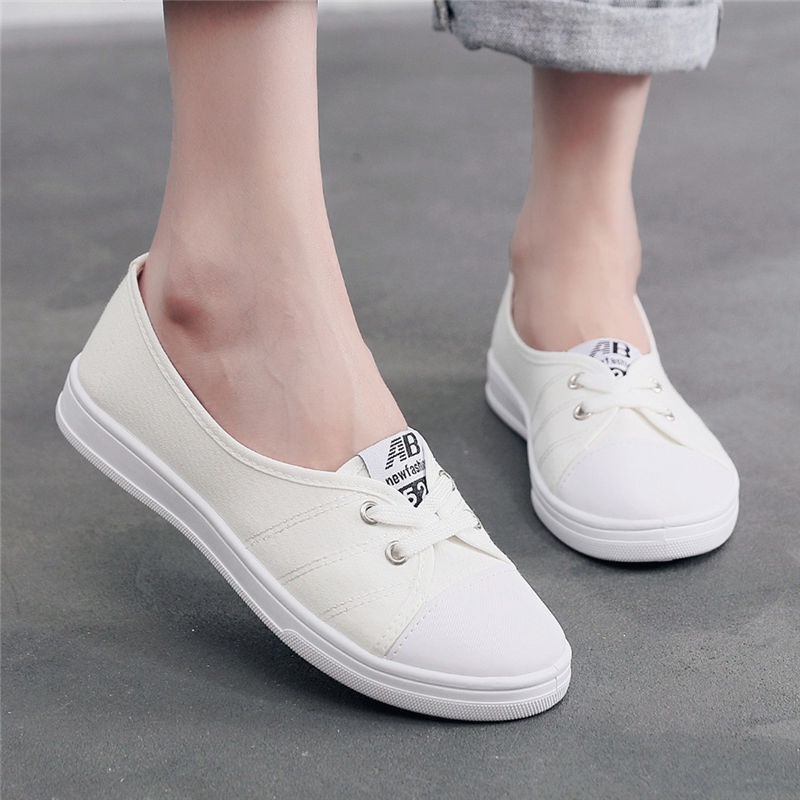 900Shop รองเท้าผ้าใบทรงหน้าสั้น 2 สี ขาว/ดำ ขอบยางพื้นหนา