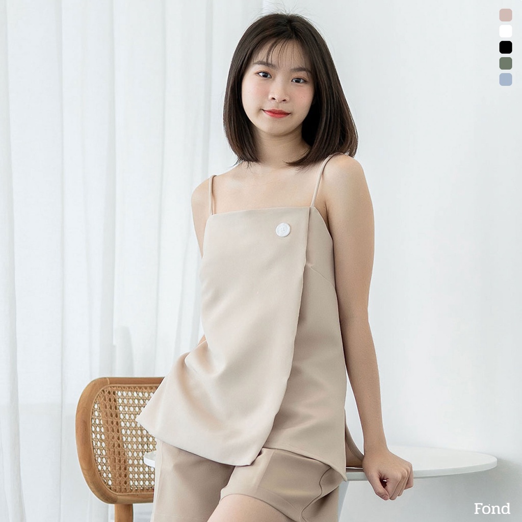 Fond -  เสื้อสายเดี่ยว ดีเทลทบผ้าอีกชั้นด้านหน้า แต่งกระดุม 'D007'