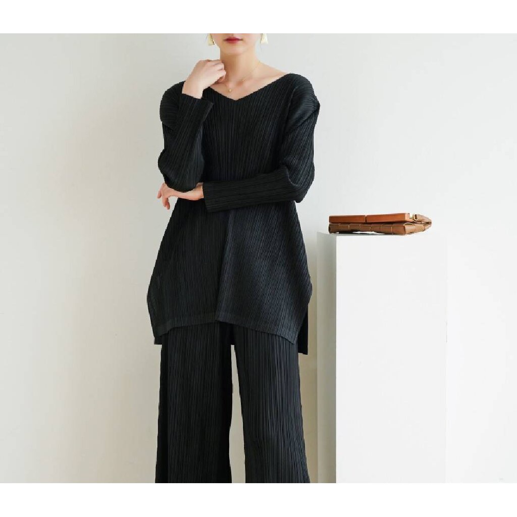 2MUAY รุ่น GJO2361 เสื้อผู้หญิง เสื้อพลีทคุณภาพ V NECK LOOSE PLEAT TOP 4สี FREE SIZE