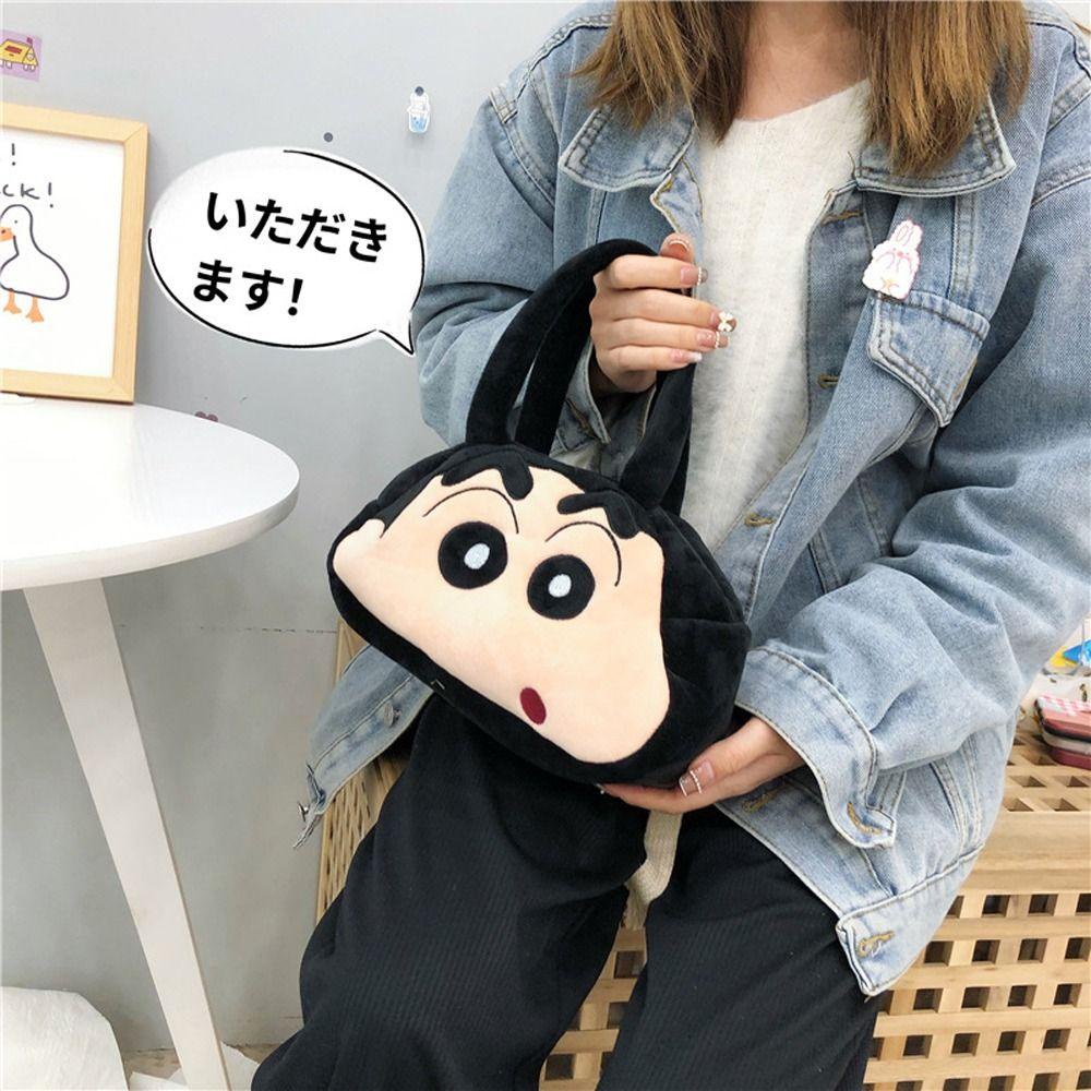 Jsjjingp ผู้หญิงอะนิเมะกระเป๋าถือสําหรับสาวน่ารัก Kawaii Crayon Shin Chan ตุ๊กตาการ์ตูนขนาดใหญ่ความจุแขวนแป้งกระเป๋าไหล่กระเป๋า