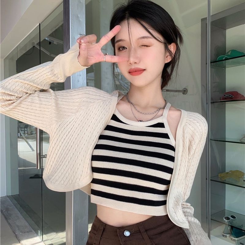 Ey_shop688#พร้อมส่ง✨2899#เสื้อเกาหลีเเขนยาวเสื้อโค้ท+เสื้อกล้ามลายทาง2ชิ้น #เสื้อผ้าไหมพรมยืดได้